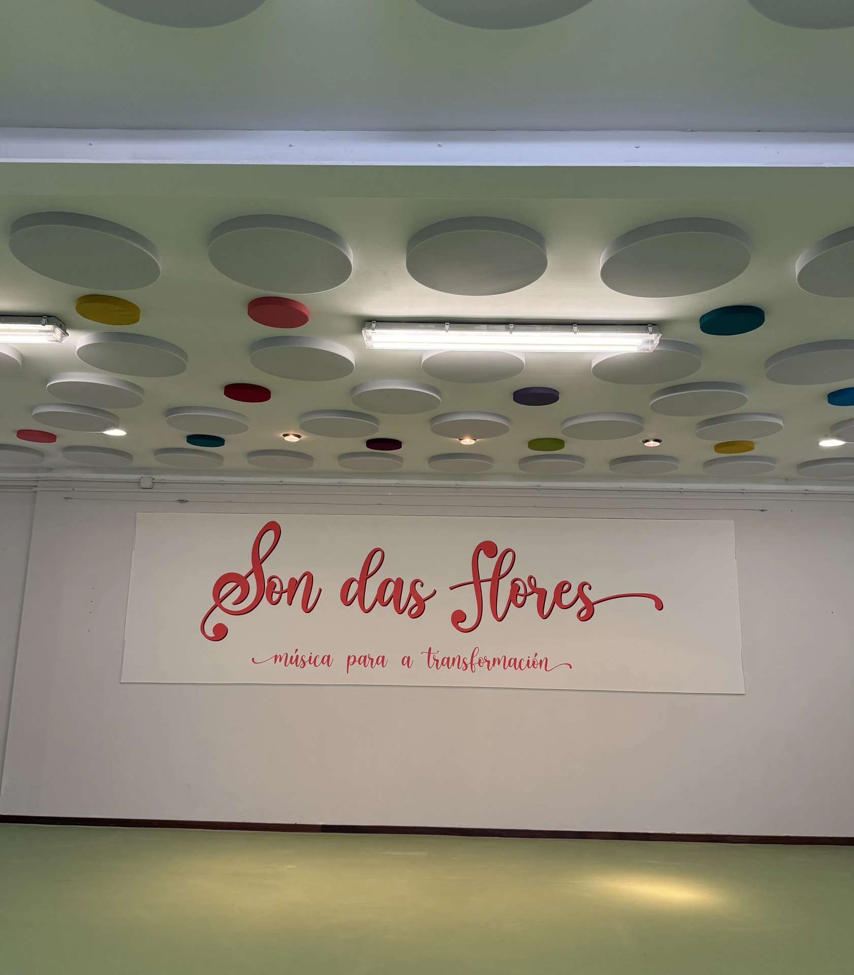 Gimnasio y escenario: este colegio de Vigo ahora está en sintonía